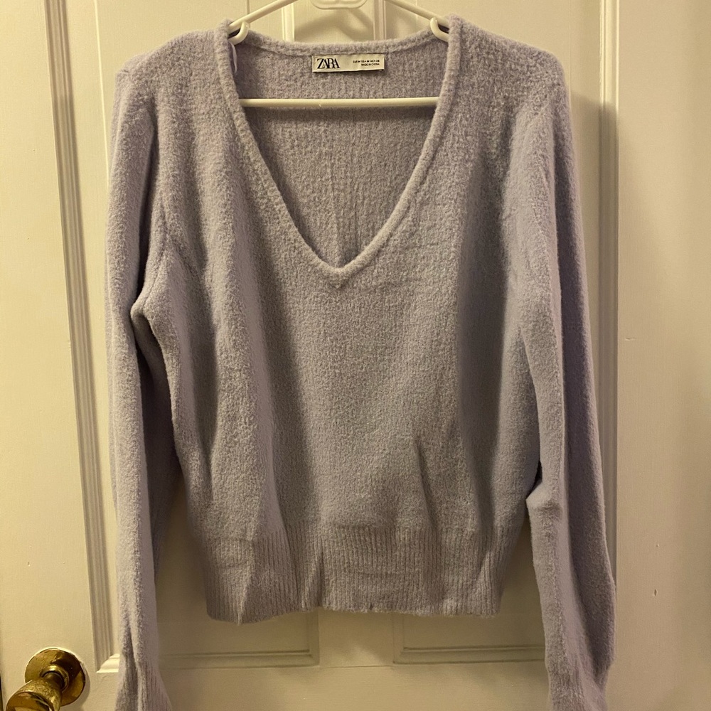 ZARA - V NECK SWEATER